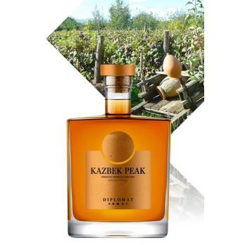 Brandy Kazbek Peak Diplomatic 0,5 l 36%
